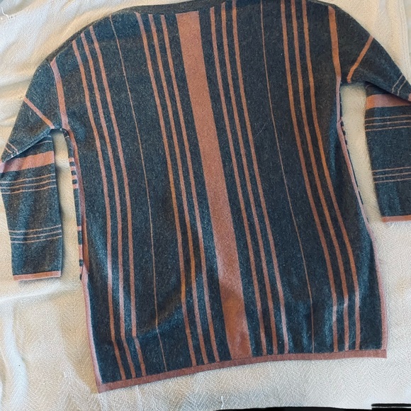 Medium Cashmere Crewneck Sweater in Heather Gray w/ Pink Stripes - Picture 4 of 6